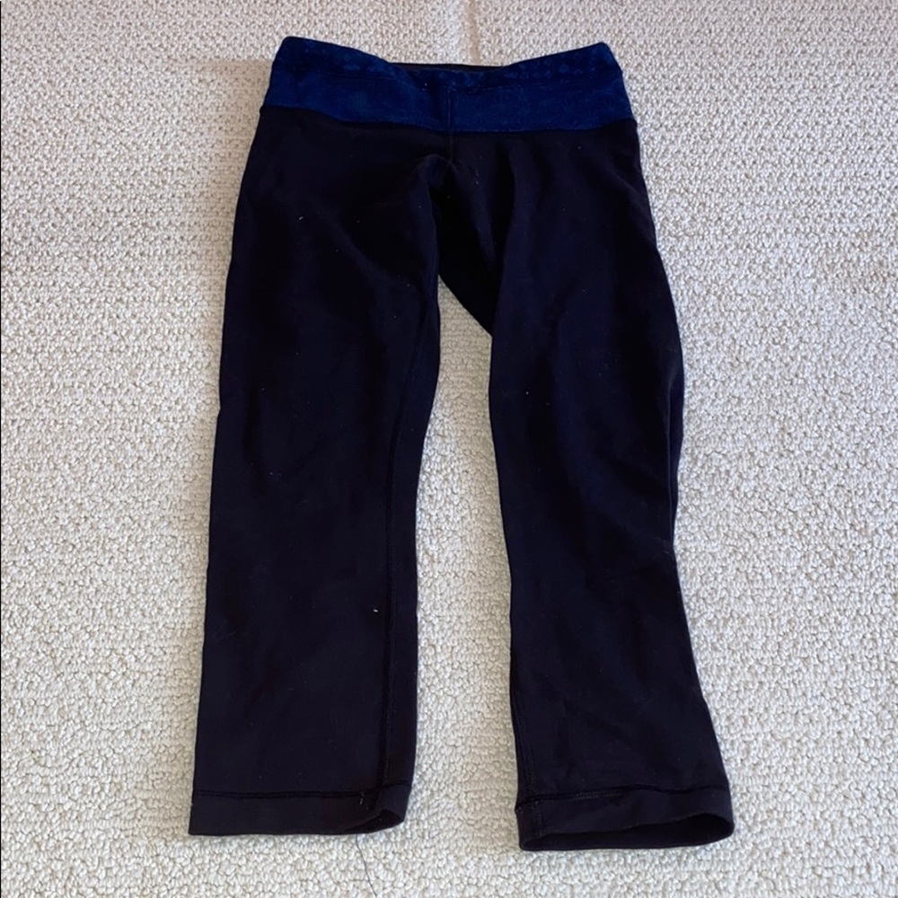 Lululemon black cropped leggings